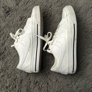 Nike Court Legacy size 7